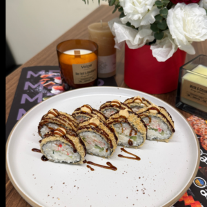 Темпура рол зі сніжним крабом великий гарячий рол у хрусткому клярі Sushi UA